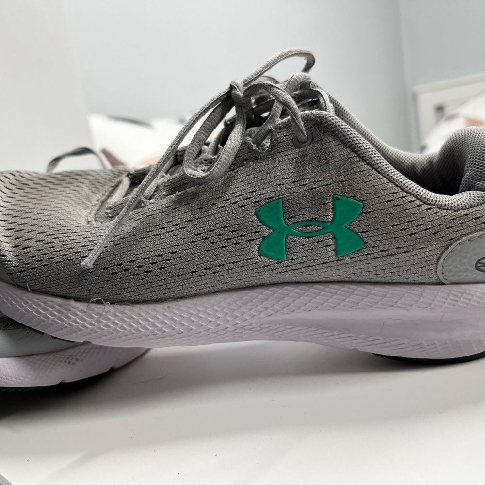 Under Armour Light Gray Running Sneakers with Teal Logo